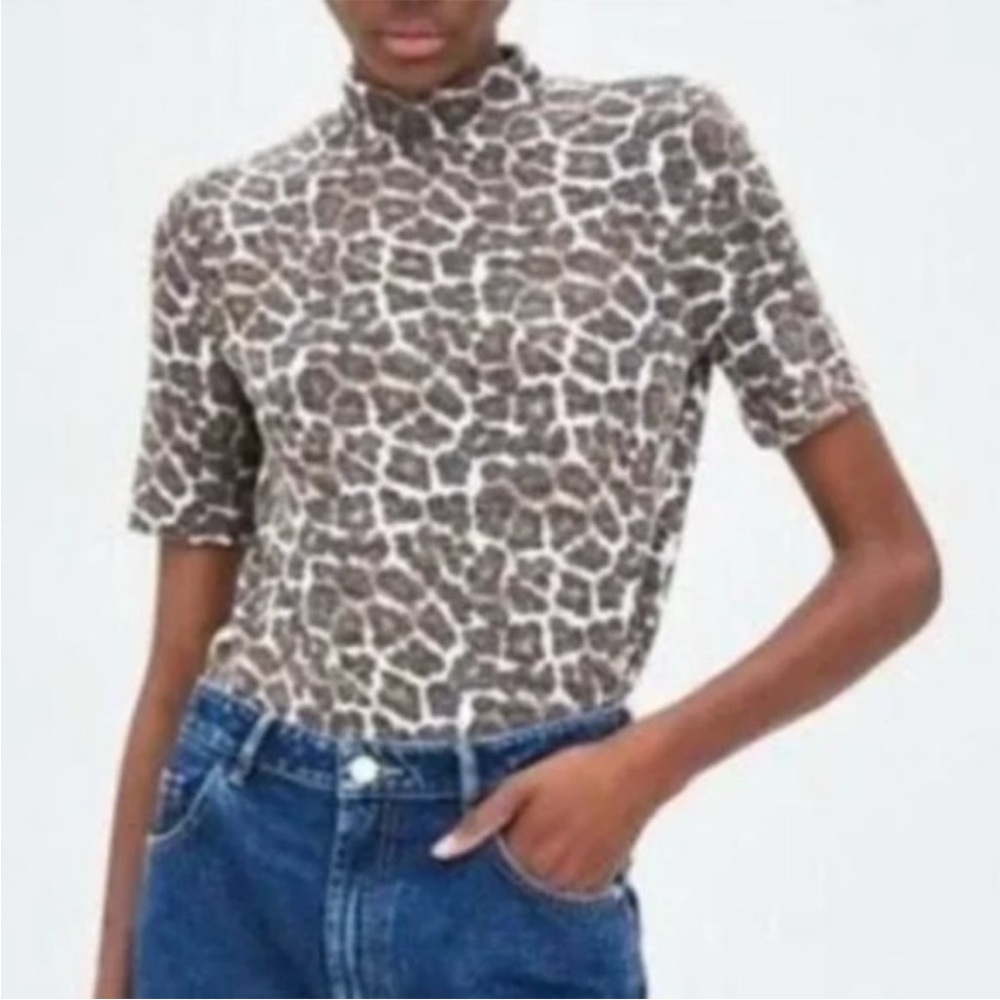 Zara Trafaluc Leopard Short Sleeve Mock Neck Top Soft Stretch MED
